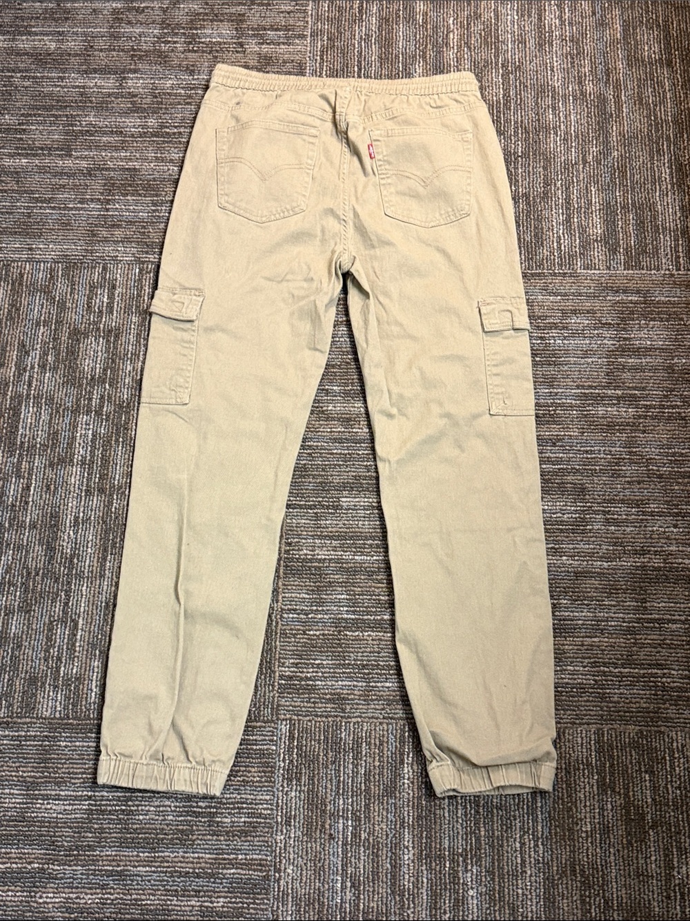 Levi's Tan Khaki Cargo Jogger Pants with Logo Patch - Picture 4 of 4
